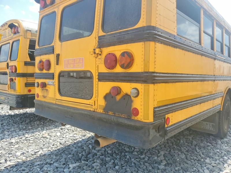 56863016 :رقم المزاد ، 4UZAAXDC55CN36166 vin ، 2005 Freightliner Chassis مزاد بيع