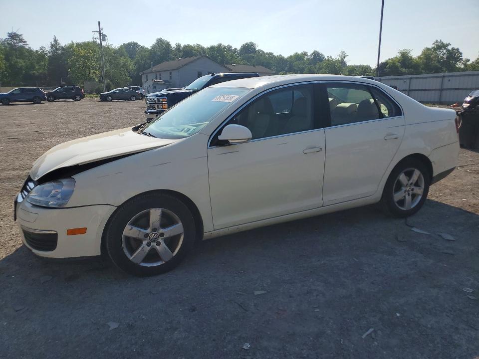 58197636 :رقم المزاد ، 3VWRM71K28M107299 vin ، 2008 Volkswagen Jetta مزاد بيع