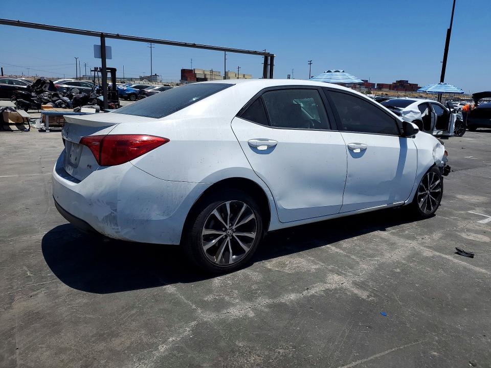 57629756 :رقم المزاد ، 5YFBURHE3HP716524 vin ، 2017 Toyota Corolla مزاد بيع