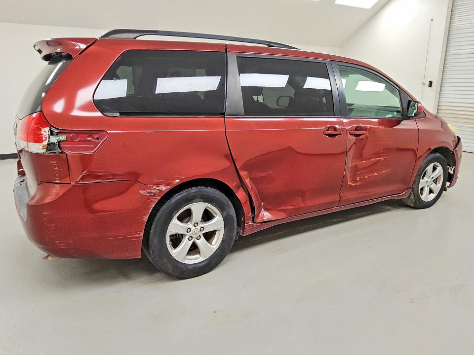 2014 Toyota Sienna მანქანა იყიდება აუქციონზე, vin: 5TDKK3DC5ES456430, აუქციონის ნომერი: 54731296
