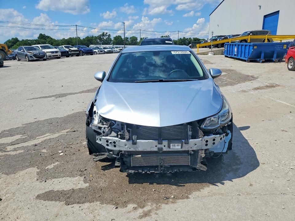 57312026 :رقم المزاد ، 1G1BC5SM8J7228858 vin ، 2018 Chevrolet Cruze مزاد بيع