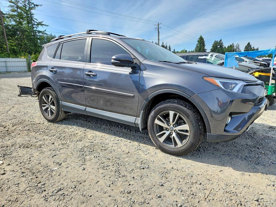 55748246 :رقم المزاد ، 2T3RFREV2HW684166 vin ، 2017 Toyota Rav4 مزاد بيع