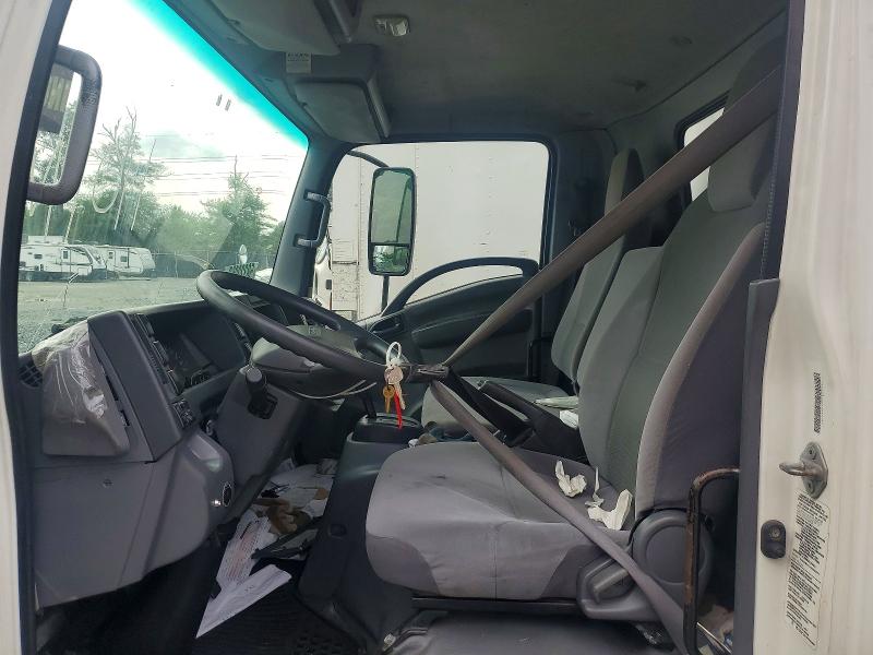 58323856 :رقم المزاد ، 54DC4W1C4GS808293 vin ، 2016 Isuzu Npr Hd مزاد بيع
