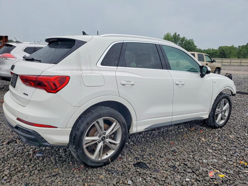 56306786 :رقم المزاد ، WA1EECF30N1138594 vin ، 2022 Audi Q3 مزاد بيع