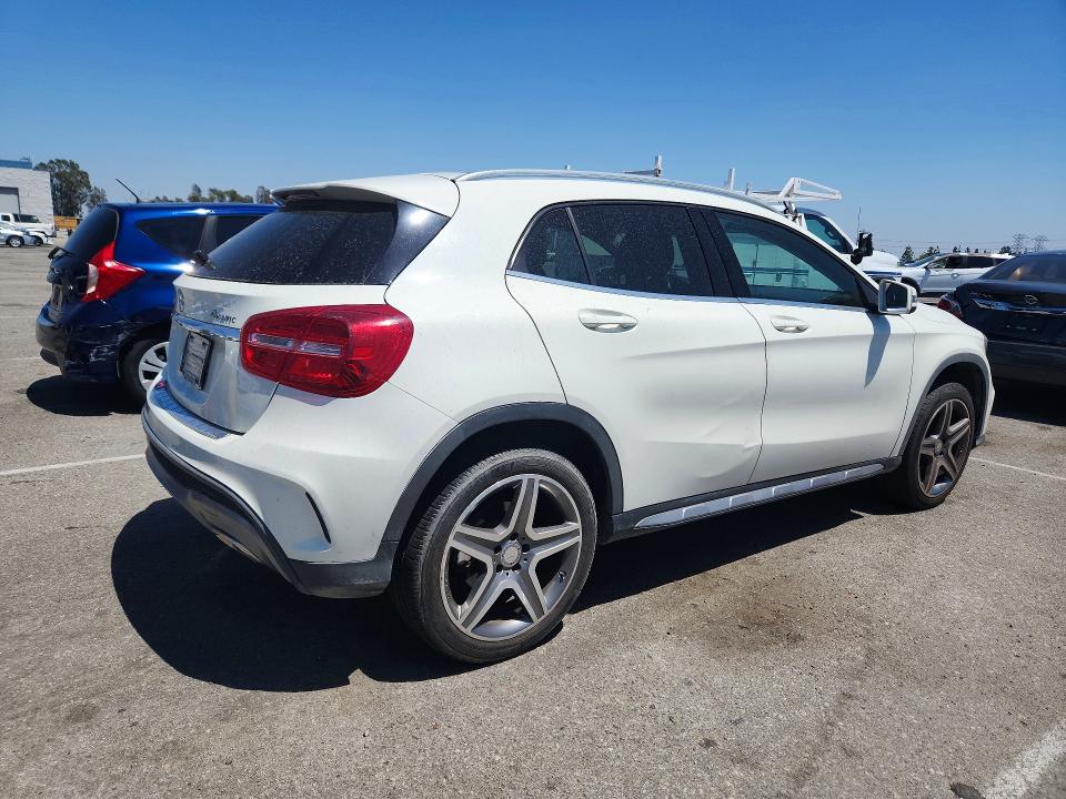 56079926 :رقم المزاد ، WDCTG4GB2FJ033490 vin ، 2015 Mercedes-benz Gla مزاد بيع