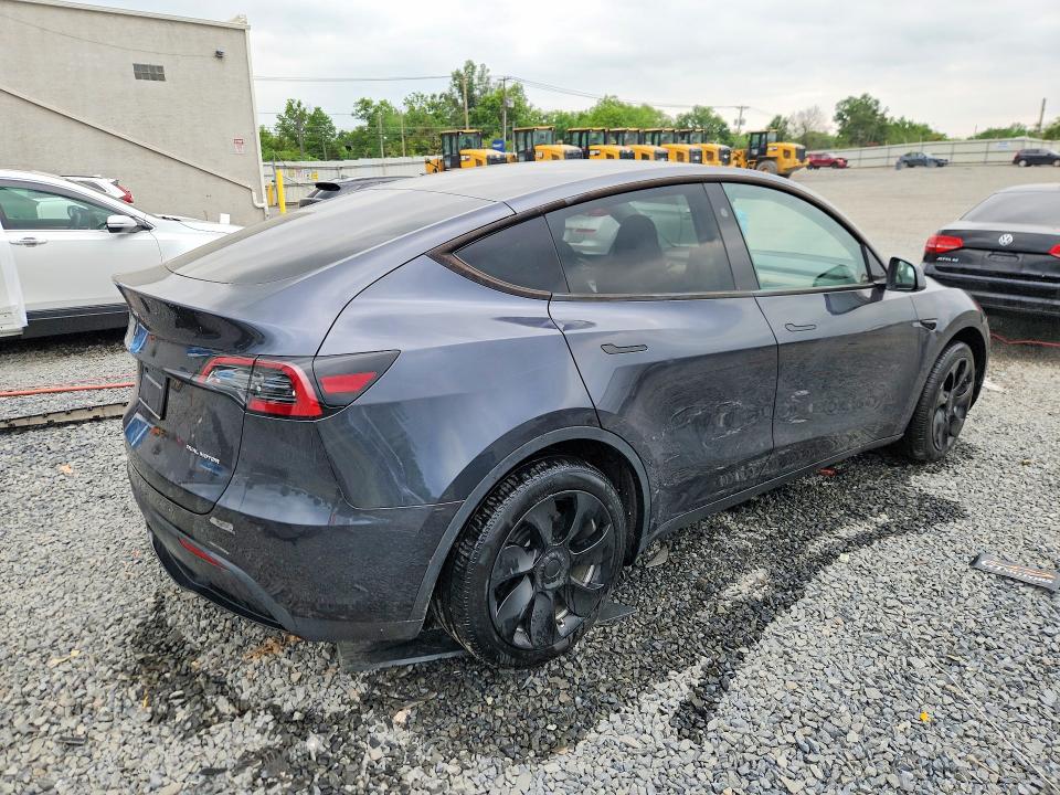 2024 Tesla Model Y მანქანა იყიდება აუქციონზე, vin: 7SAYGDEE5RA283102, აუქციონის ნომერი: 56521836