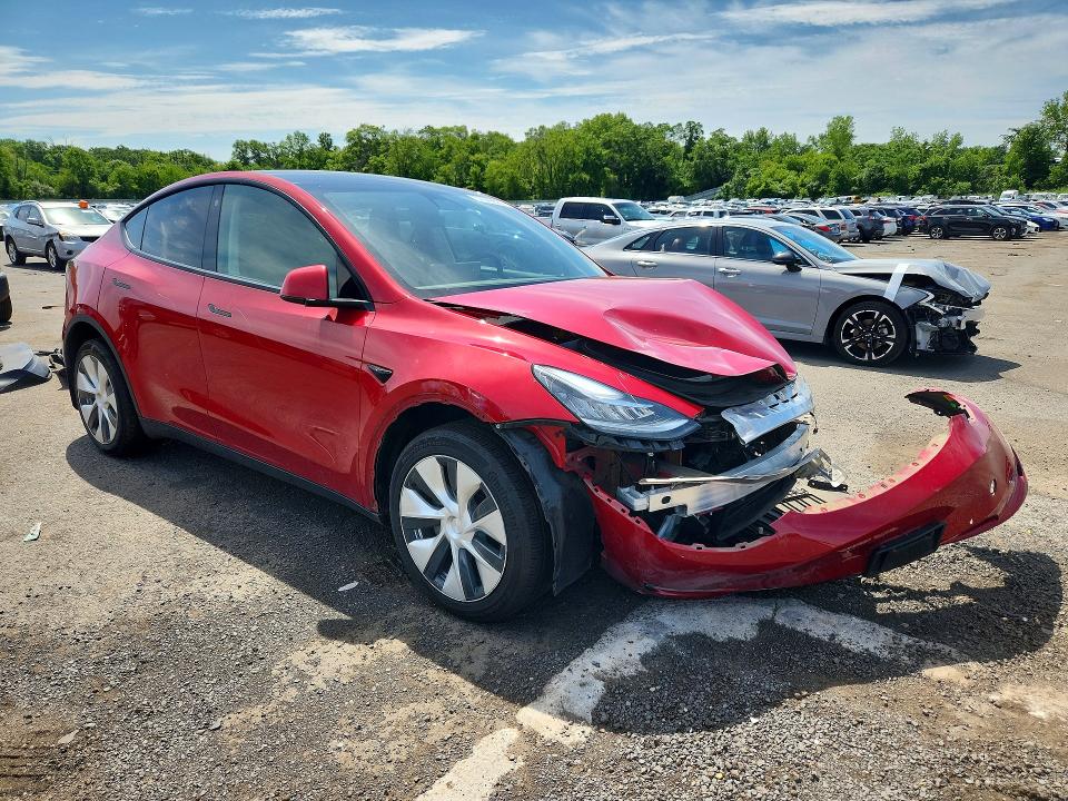 57649826 :رقم المزاد ، 7SAYGDEE4NF331427 vin ، 2022 Tesla Model Y مزاد بيع