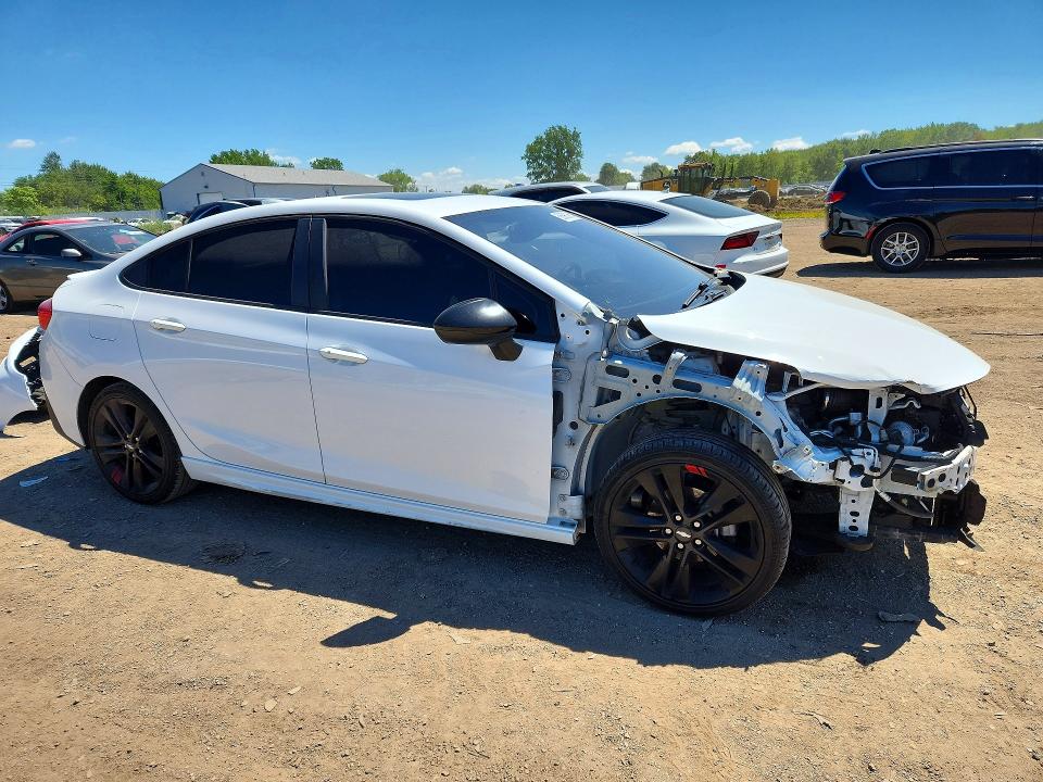 Продаж на аукціоні авто 2018 Chevrolet Cruze, vin: 1G1BE5SM2J7182664, номер лоту: 58696066