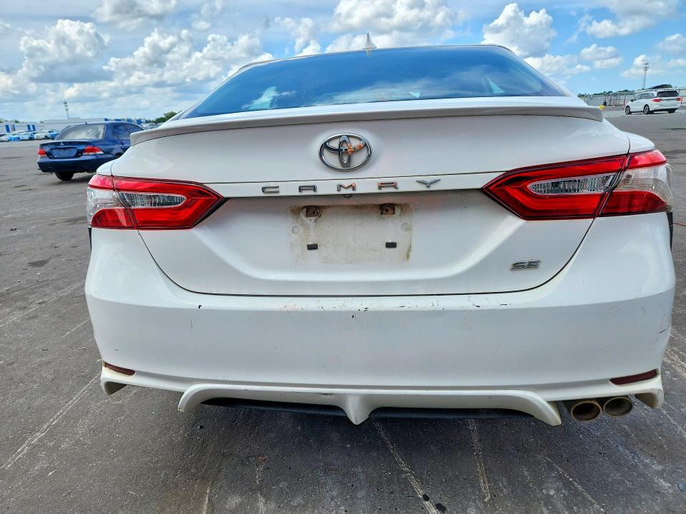 56400236 :رقم المزاد ، 4T1G11AK1LU347122 vin ، 2020 Toyota Camry مزاد بيع