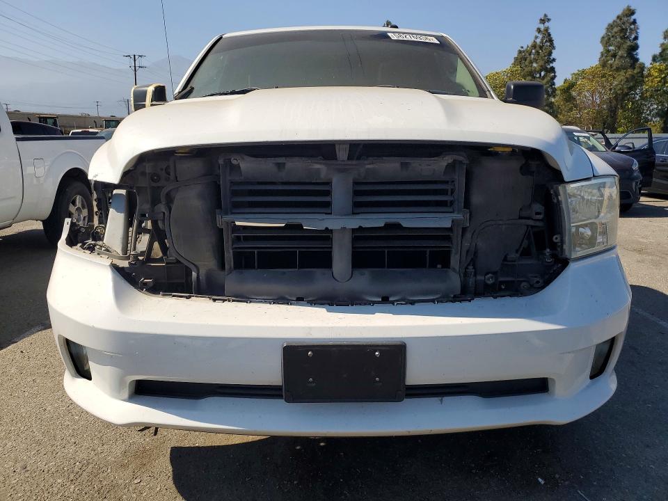 58276936 :رقم المزاد ، 3C6JR6AG2FG698793 vin ، 2015 Ram 1500 مزاد بيع