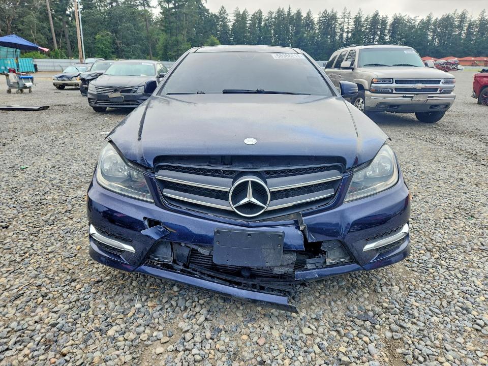 58988216 :رقم المزاد ، WDDGJ4HB9DF945482 vin ، 2013 Mercedes-benz C مزاد بيع