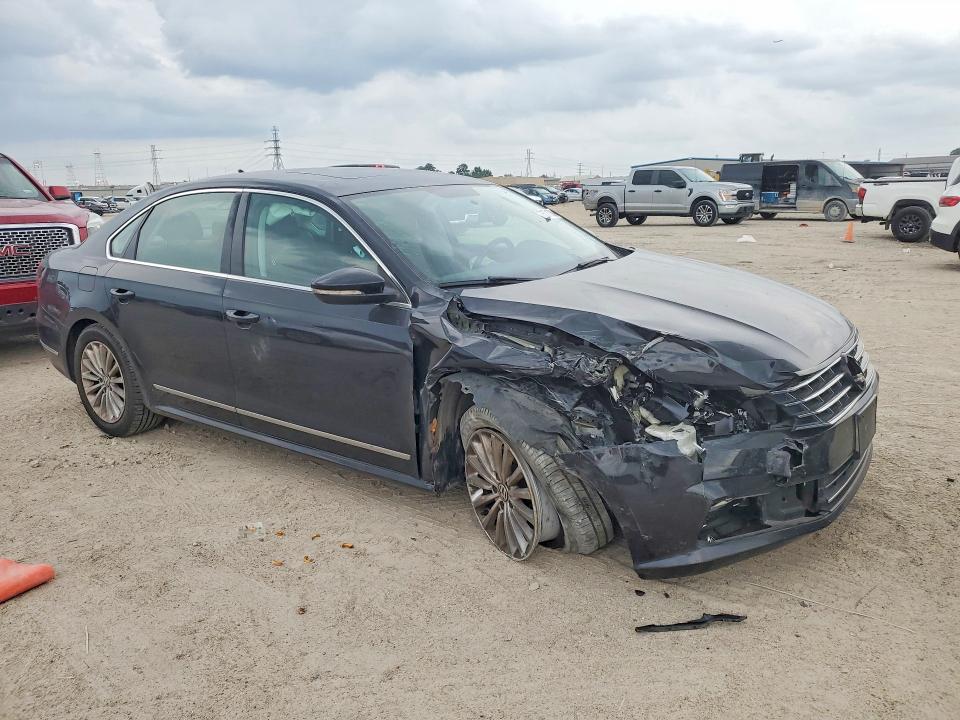 57713366 :رقم المزاد ، 1VWBT7A33HC015536 vin ، 2017 Volkswagen Passat مزاد بيع