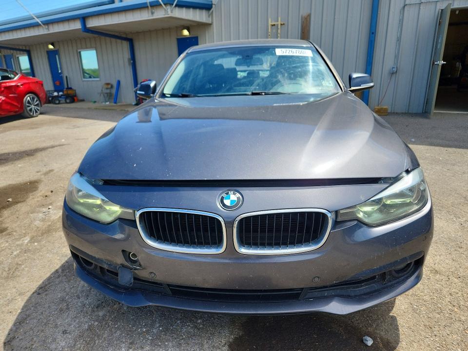 57267806 :رقم المزاد ، WBA8A9C57HK620109 vin ، 2017 Bmw 320 مزاد بيع