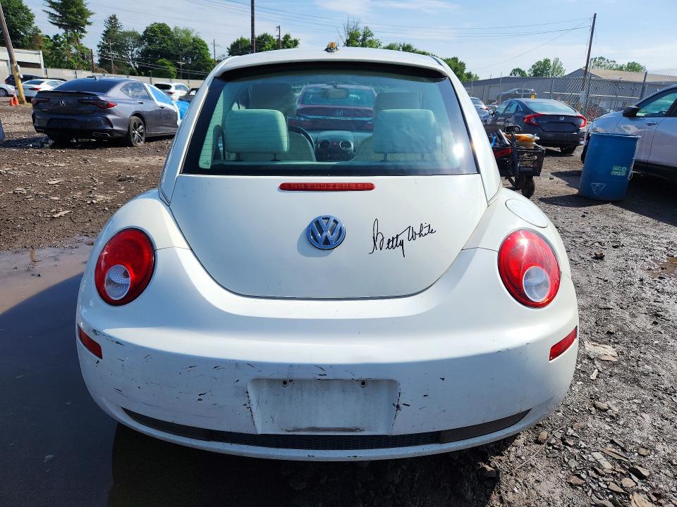 56499136 :رقم المزاد ، 3VWFG31C18M510461 vin ، 2008 Volkswagen New Beetle مزاد بيع