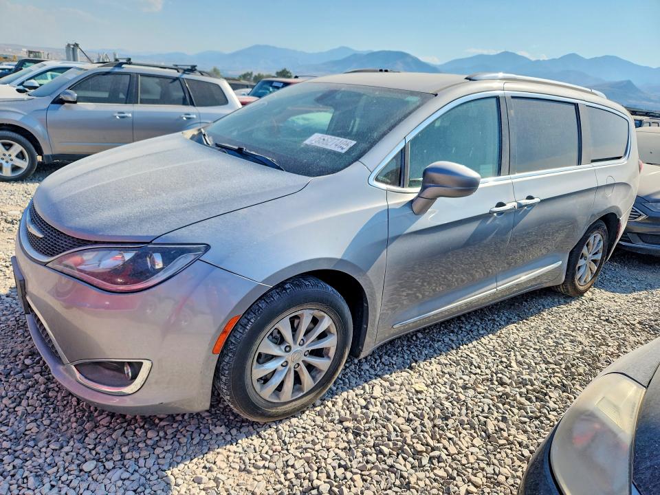 55627406 :رقم المزاد ، 2C4RC1EG7JR330347 vin ، 2018 Chrysler Pacifica مزاد بيع