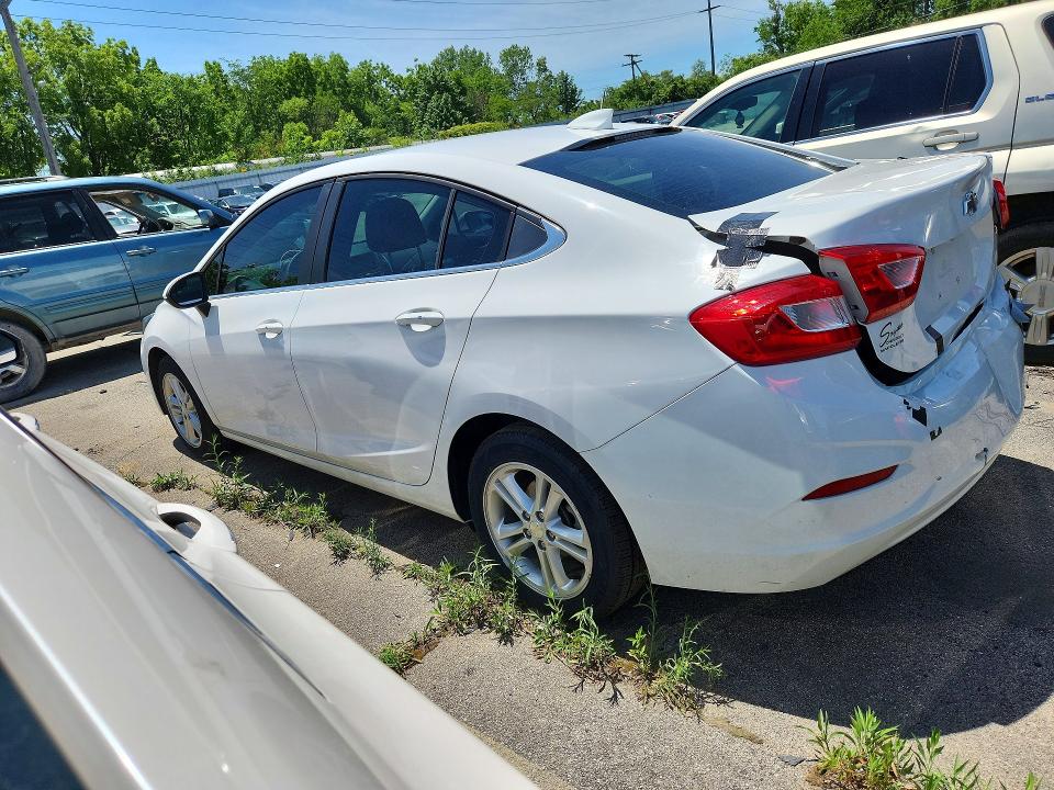 2017 Chevrolet Cruze მანქანა იყიდება აუქციონზე, vin: 1G1BE5SM6H7244674, აუქციონის ნომერი: 55875116