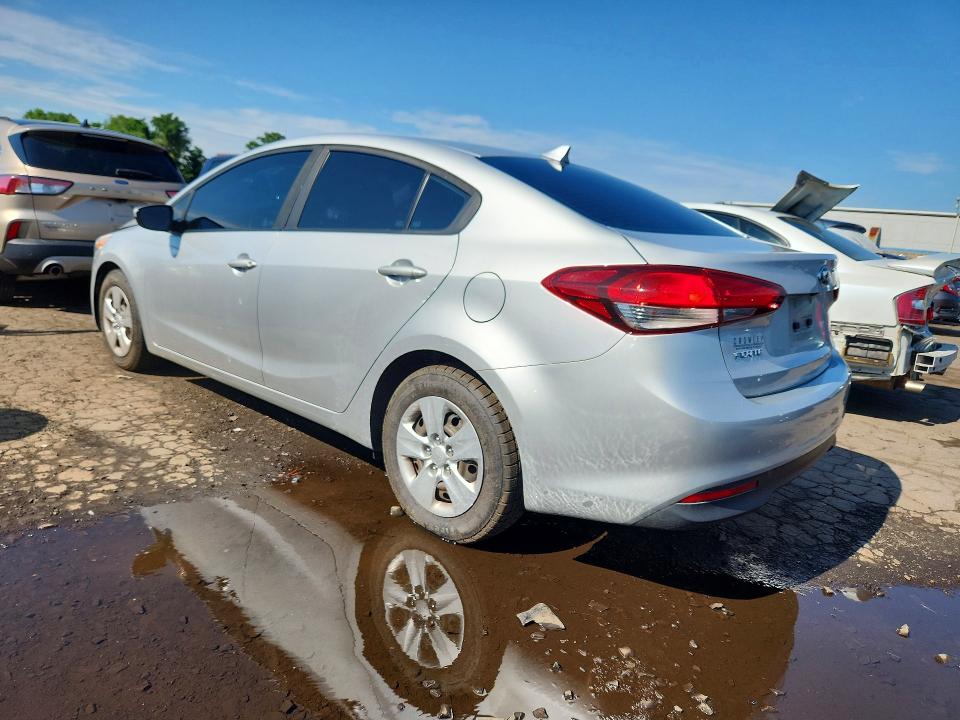 2018 Kia Forte მანქანა იყიდება აუქციონზე, vin: 3KPFK4A73JE255919, აუქციონის ნომერი: 58711276