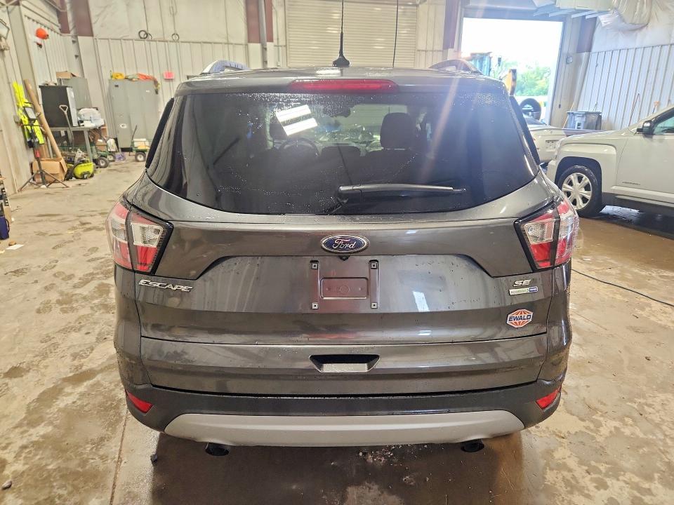 58077786 :رقم المزاد ، 1FMCU9GD5JUD21598 vin ، 2018 Ford Escape مزاد بيع