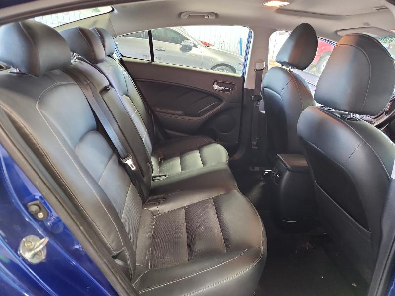 56191496 :رقم المزاد ، 3KPFN4A86HE090555 vin ، 2017 Kia Forte مزاد بيع