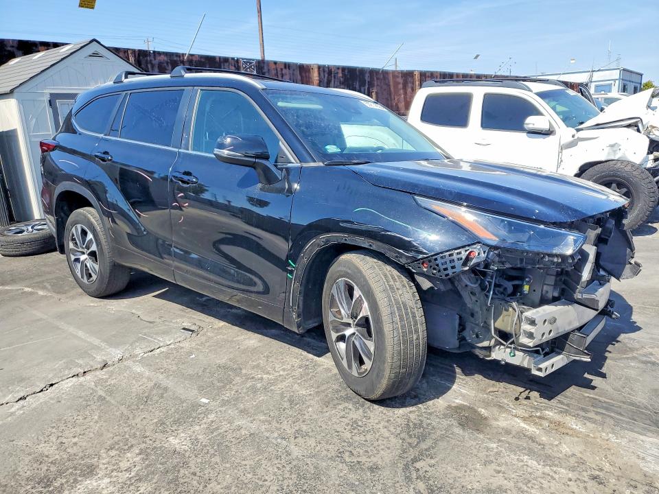 55914636 :رقم المزاد ، 5TDKDRBH9PS509273 vin ، 2023 Toyota Highlander مزاد بيع