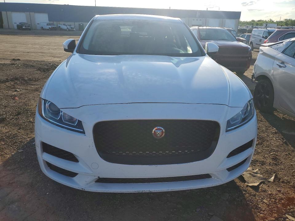 57518396 :رقم المزاد ، SADCJ2FX3JA248835 vin ، 2018 Jaguar F-pace مزاد بيع