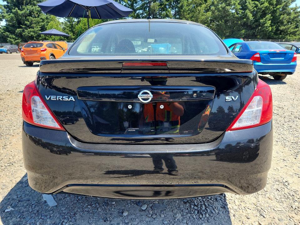 58474816 :رقم المزاد ، 3N1CN7APXJL872583 vin ، 2018 Nissan Versa مزاد بيع