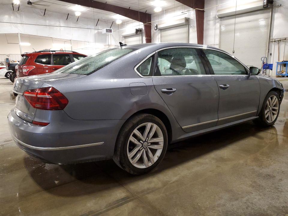 2017 Volkswagen Passat მანქანა იყიდება აუქციონზე, vin: 1VWGT7A36HC033969, აუქციონის ნომერი: 59093776