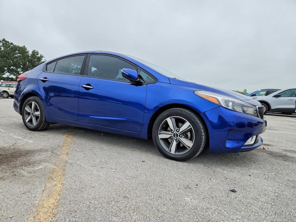 2018 Kia Forte მანქანა იყიდება აუქციონზე, vin: 3KPFL4A70JE249962, აუქციონის ნომერი: 57882066