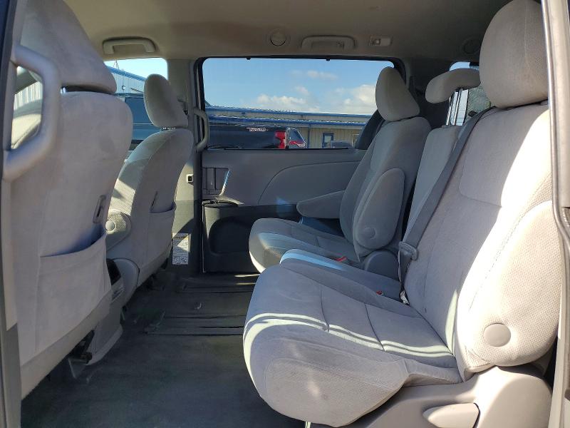 56086146 :رقم المزاد ، 5TDKK3DC3FS611879 vin ، 2015 Toyota Sienna مزاد بيع