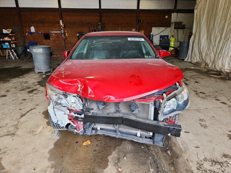 56395156 :رقم المزاد ، 4T1BF1FK0CU555688 vin ، 2012 Toyota Camry مزاد بيع