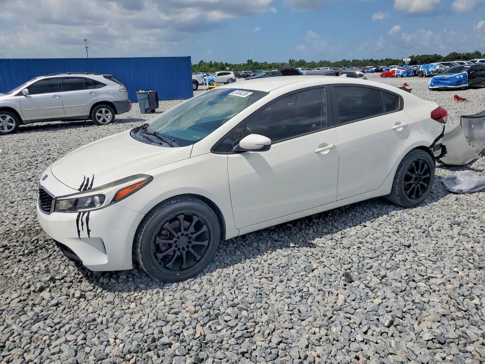 2017 Kia Forte მანქანა იყიდება აუქციონზე, vin: 3KPFK4A78HE093747, აუქციონის ნომერი: 57404236