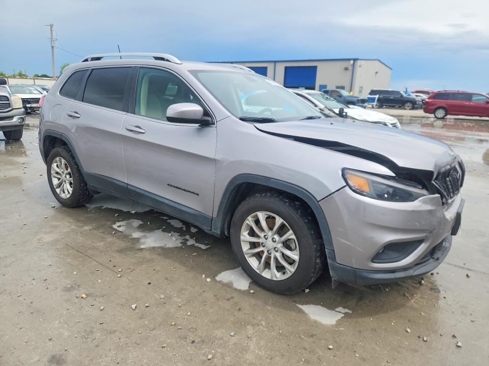 57598616 :رقم المزاد ، 1C4PJLCB3KD203857 vin ، 2019 Jeep Cherokee مزاد بيع