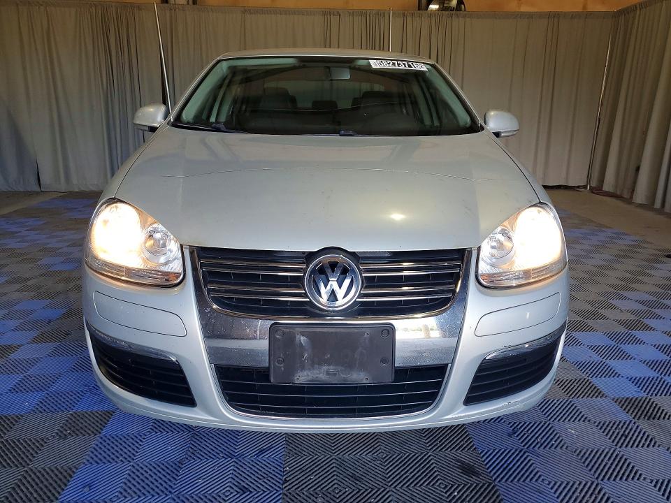 58273716 :رقم المزاد ، 3VWRL7AJ0AM171292 vin ، 2010 Volkswagen Jetta مزاد بيع