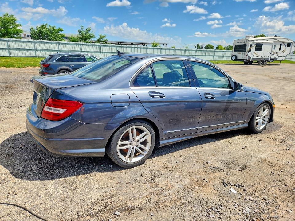 Продажа на аукционе авто 2013 Mercedes-benz C250, vin: WDDGF4HB4DA786451, номер лота: 56880616