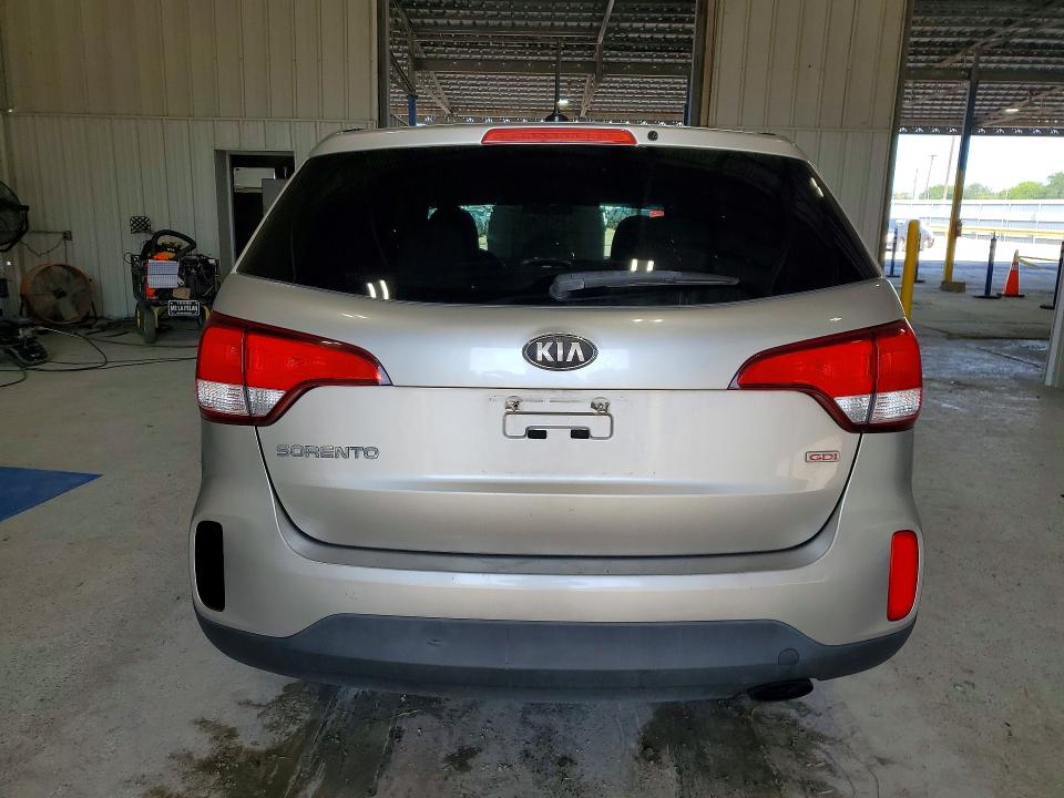 57781696 :رقم المزاد ، 5XYKT3A61FG621447 vin ، 2015 Kia Sorento مزاد بيع