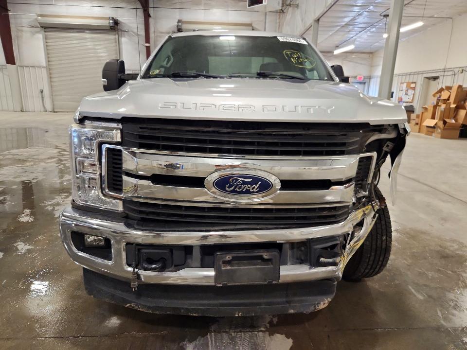 59074586 :رقم المزاد ، 1FT7X2BT3HEE02638 vin ، 2017 Ford F250 مزاد بيع