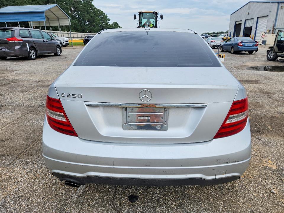55616656 :رقم المزاد ، WDDGF4HB9CA679930 vin ، 2012 Mercedes-benz C مزاد بيع
