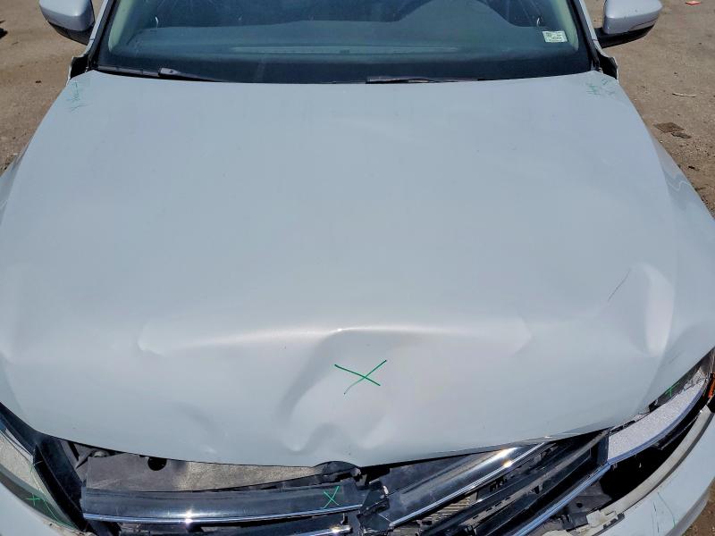 56661886 :رقم المزاد ، 3VWDB7AJ9JM221992 vin ، 2018 Volkswagen Jetta مزاد بيع