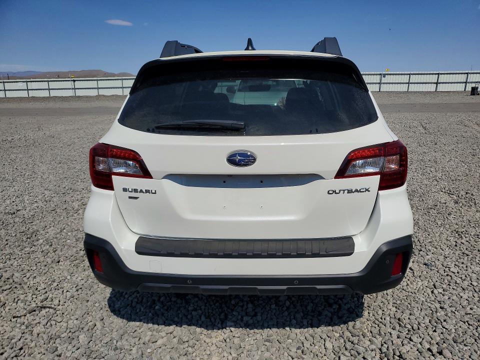 57914846 :رقم المزاد ، 4S4BSANC7J3233266 vin ، 2018 Subaru Outback مزاد بيع