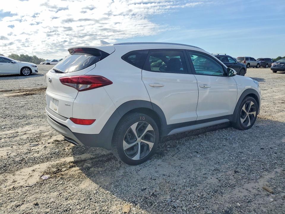 58557896 :رقم المزاد ، KM8J33AL7JU774418 vin ، 2018 Hyundai Tucson مزاد بيع