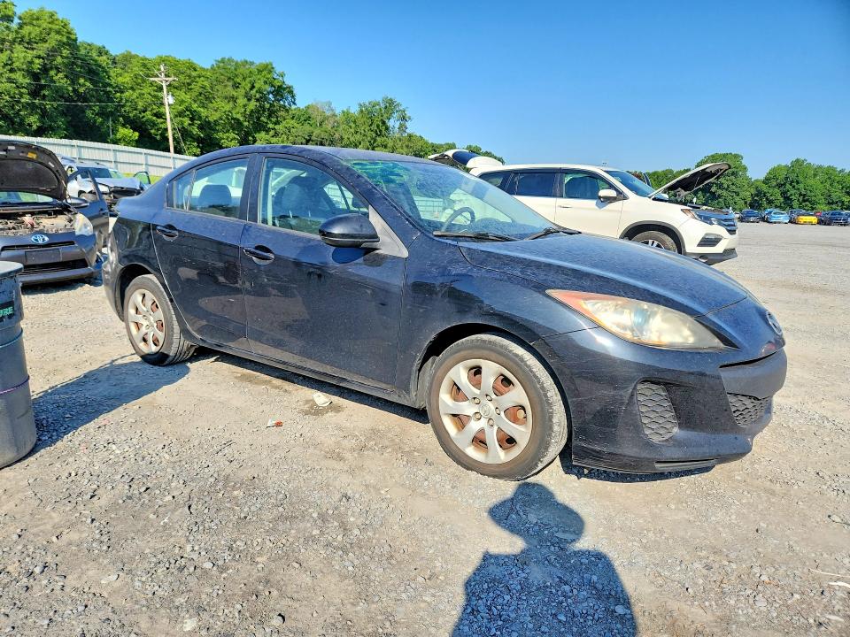 57028926 :رقم المزاد ، JM1BL1U77D1715211 vin ، 2013 Mazda 3 مزاد بيع