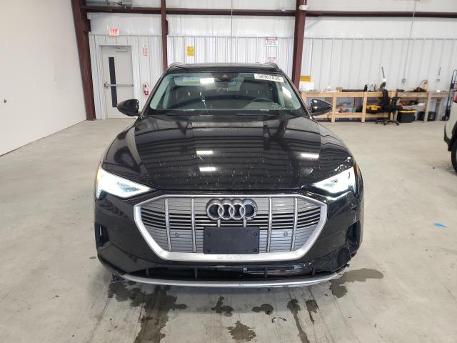58962836 :رقم المزاد ، WA1AAAGE9MB027467 vin ، 2021 Audi E-tron مزاد بيع