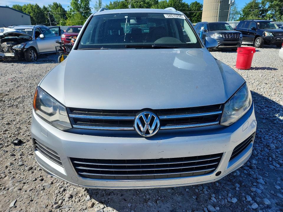 2014 Volkswagen Touareg მანქანა იყიდება აუქციონზე, vin: WVGEF9BP9ED004823, აუქციონის ნომერი: 58010296