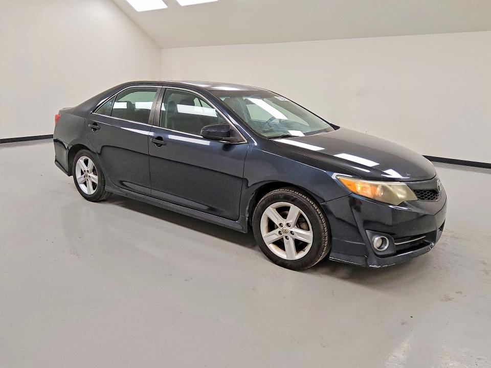 56484826 :رقم المزاد ، 4T1BF1FK7EU408349 vin ، 2014 Toyota Camry مزاد بيع