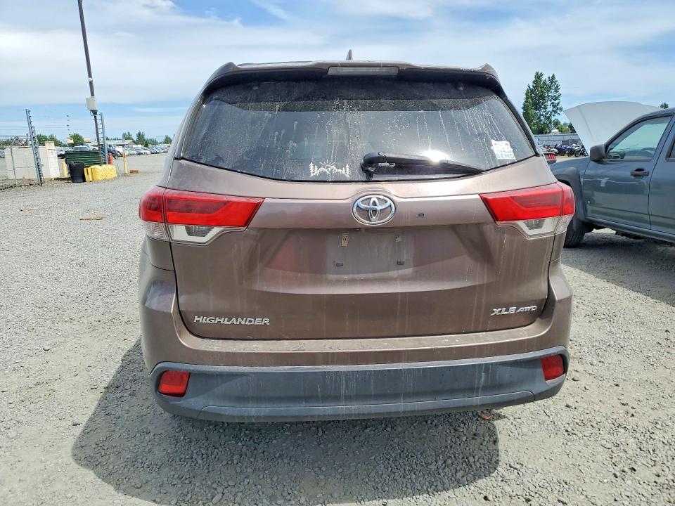 Продаж на аукціоні авто 2017 Toyota Highlander, vin: 5TDJZRFH1HS457856, номер лоту: 57154356