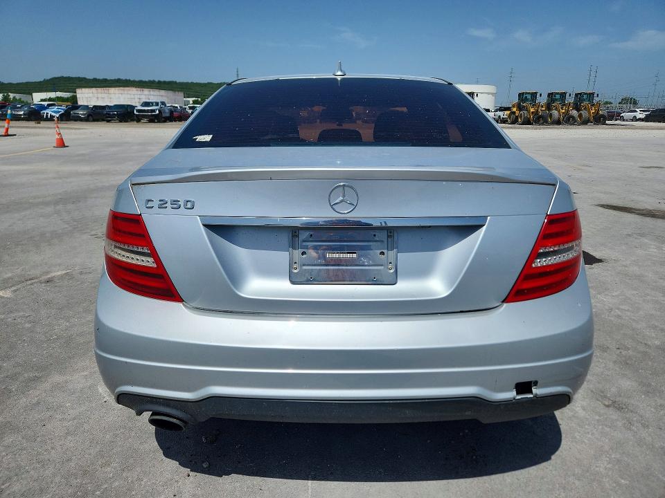 58946456 :رقم المزاد ، WDDGF4HBXCR237773 vin ، 2012 Mercedes-benz Benz مزاد بيع
