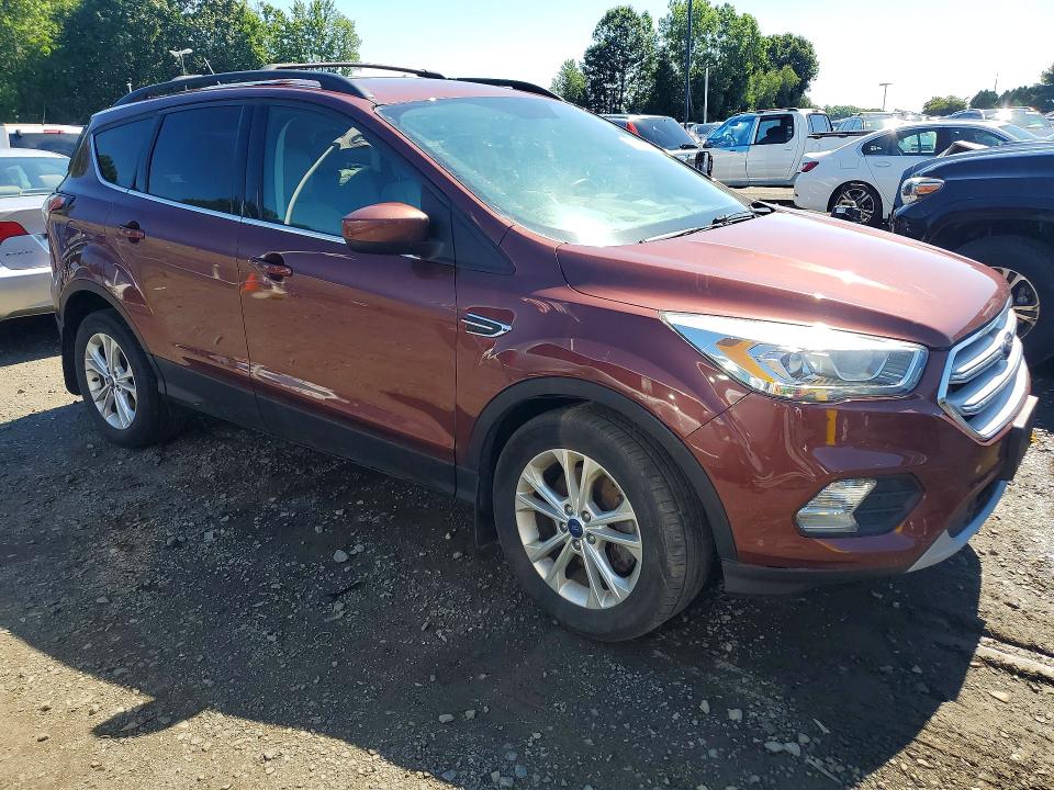 57495386 :رقم المزاد ، 1FMCU9HD6JUB18945 vin ، 2018 Ford Escape مزاد بيع