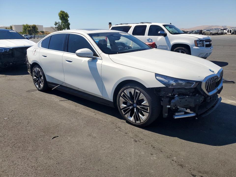 57776796 :رقم المزاد ، WBY33FK05RCT06254 vin ، 2024 Bmw I5 مزاد بيع