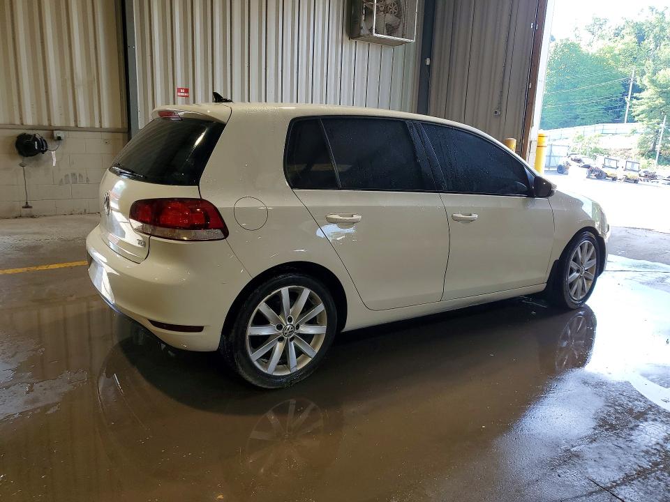 56277326 :رقم المزاد ، WVWDM7AJ6BW230213 vin ، 2011 Volkswagen Golf مزاد بيع