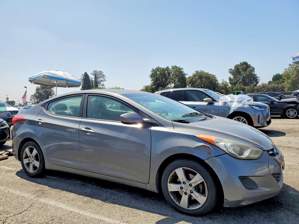 2013 Hyundai Elantra მანქანა იყიდება აუქციონზე, vin: 5NPDH4AE5DH364841, აუქციონის ნომერი: 56469736